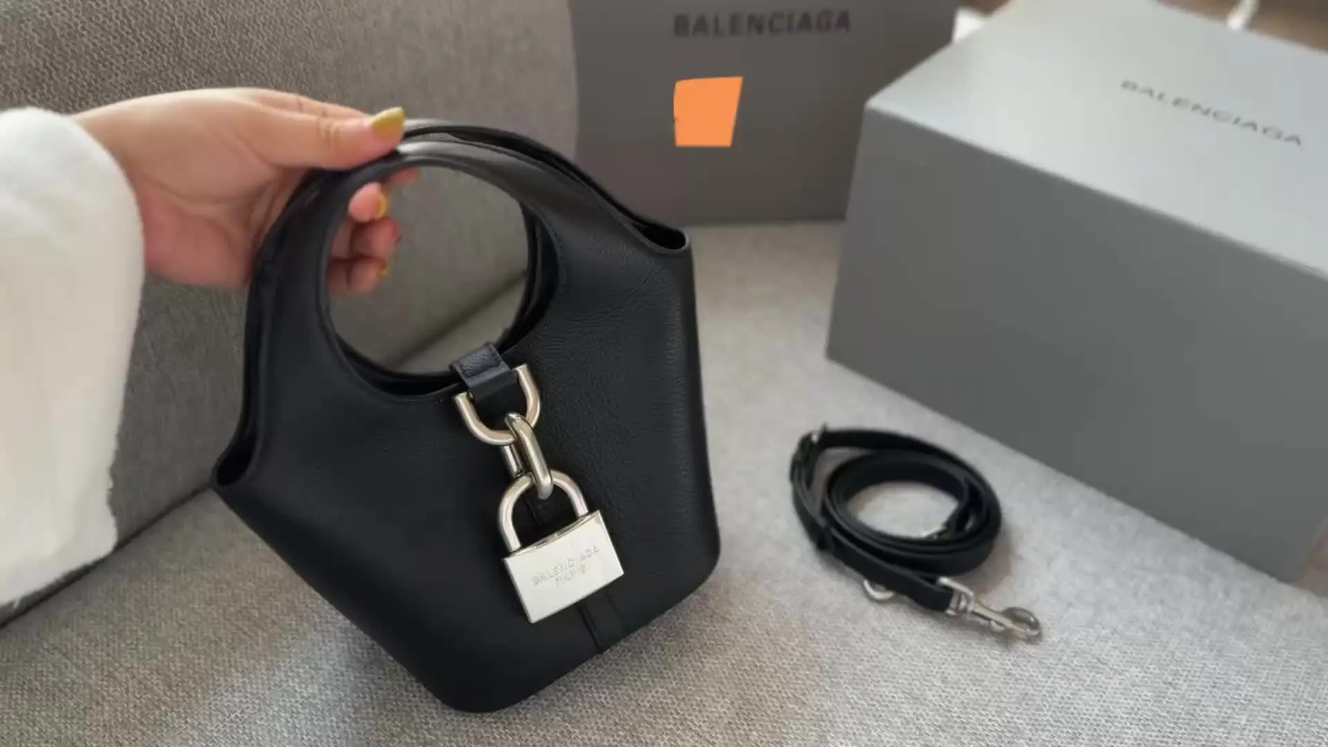◆SALE◆直営店◆【BALENCIAGA】Locker S ホーボーバッグ Balenciaga locker hobo basket Paris World Lock bag - AliExpress