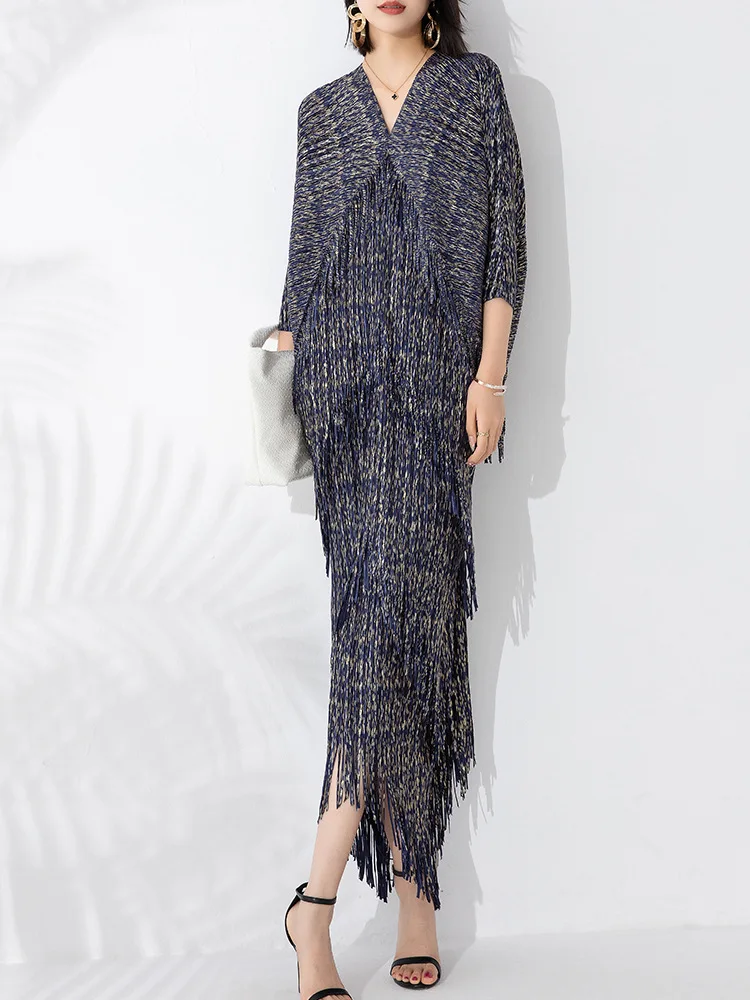 

MIYAKE New tassel bat sleeve hot stamping oversized socialite style pleated temperament wrapped buttocks long dress [20230290]