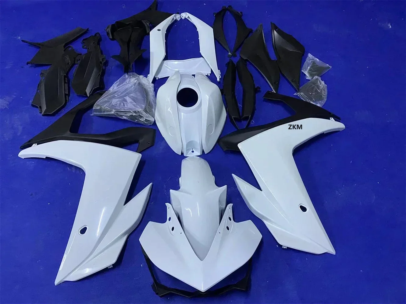 

Motorcycle Fairing Kit for Yamaha R25 R3 15-18 years R3 2015 2016 2017 2018 Fairing unpainted