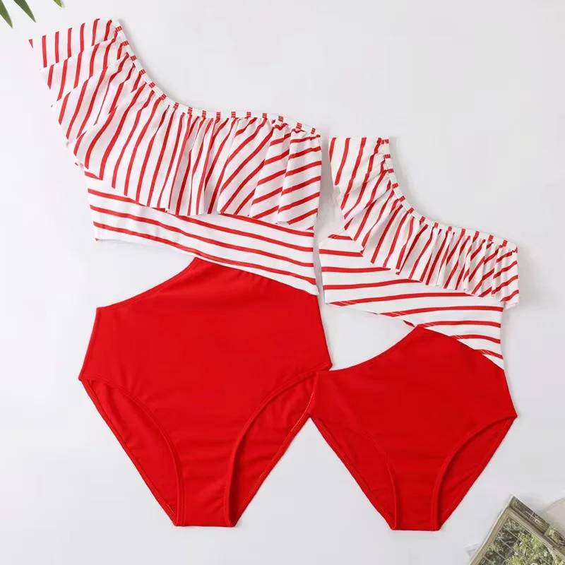 

Off-Shoulder Mother Daughter Matching Swimsuits Family Set Striped Mommy and Me Swimwear Woman Girls Bikini Dresses Clothes 2024