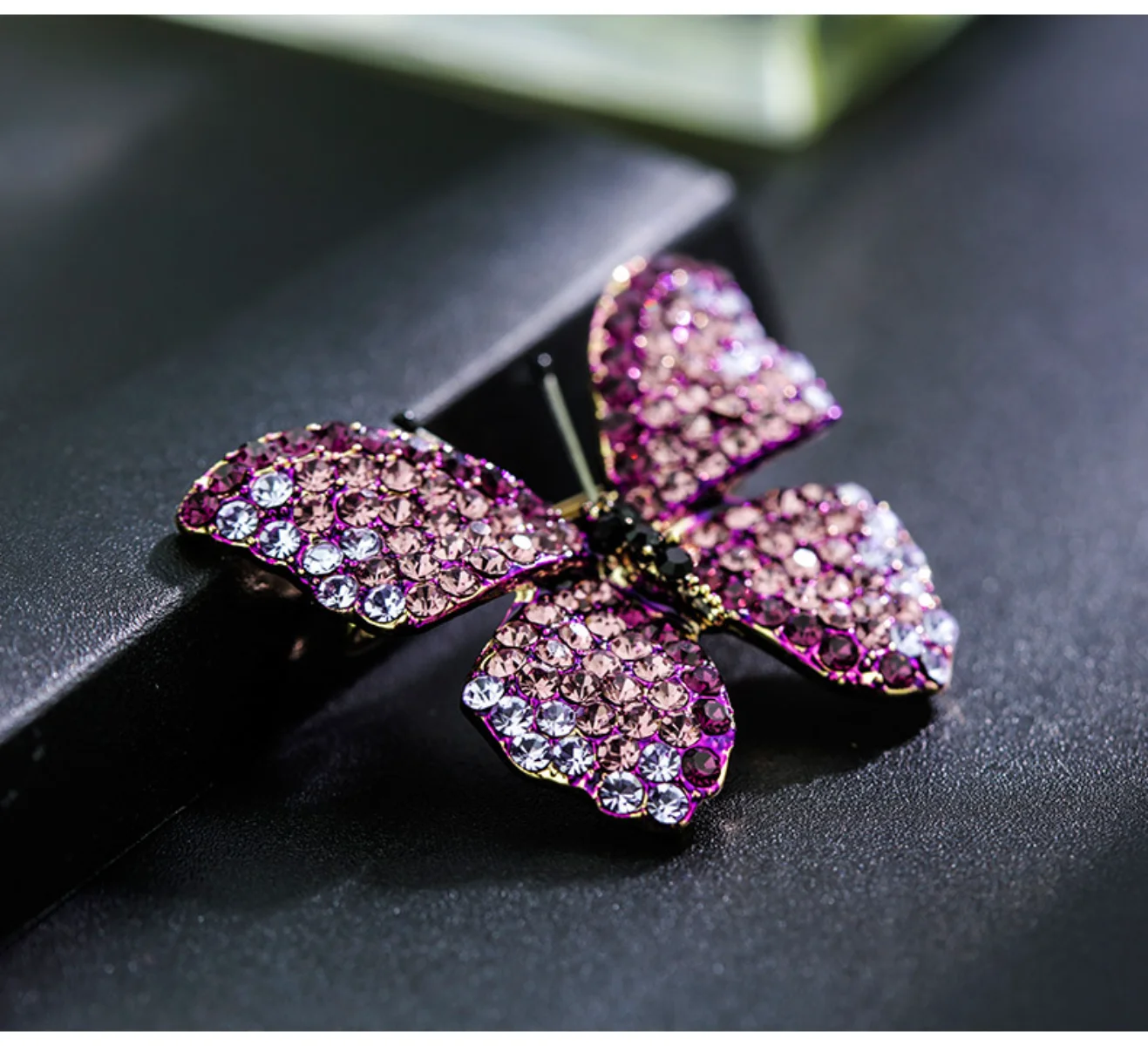 Full Drill Butterfly Brooch Corsage Female Accessories Coat Pin Cardigan Sweater Simple Small Incense Wind Decorative 1$ Postage