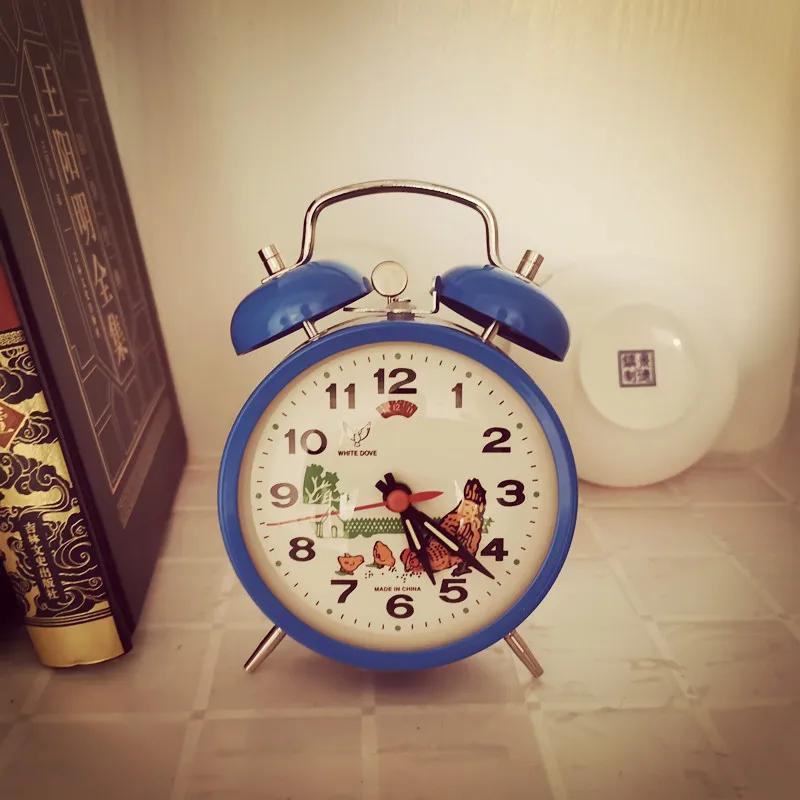 Reloj despertador mecánico Vintage, dispositivo de mesa de Metal para  picoteo de pollo, arroz, campana de reloj fuerte, de escritorio, decoración  de bobinado Manual - AliExpress