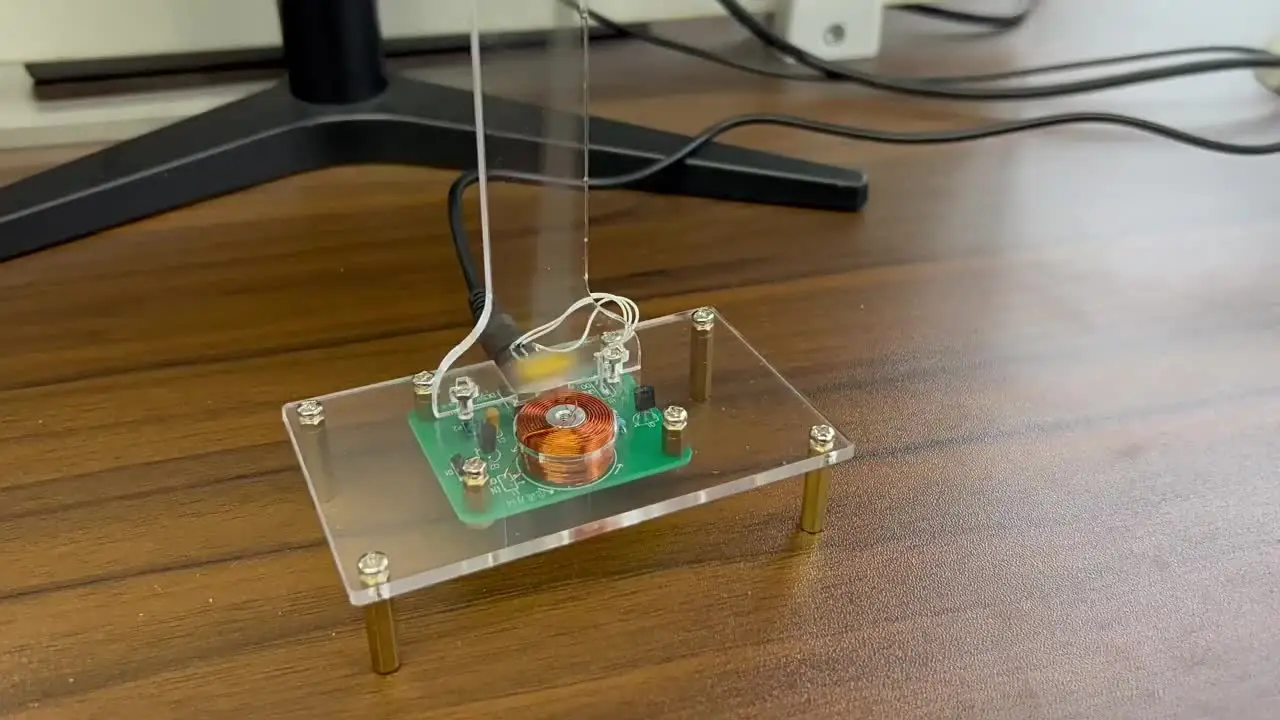EIELE Kit Di Saldatura Oscillatore Elettromagnetico – Progetto Didattico Fai Da Te Per Principianti
