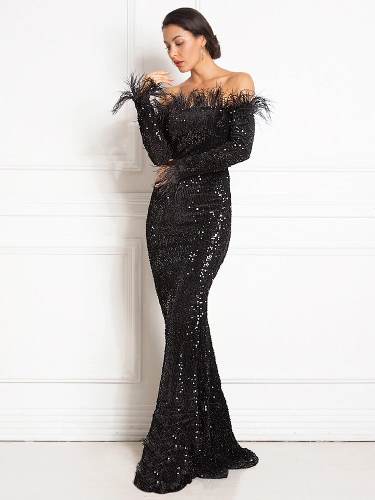 فستان كوكتيل طويل مزين بالترتر والريش الأخضر المتل...