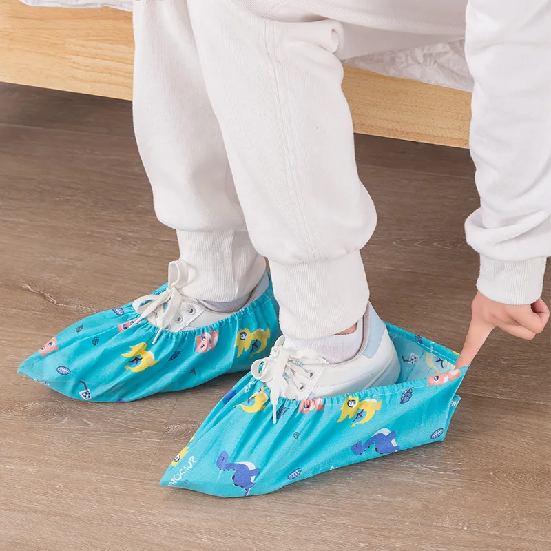 1Pair Cartoon Print Shoe Cover Thicken Reusable Elastic Dust Proof Feet Covers Reusable Indoor Antiskid Overshoes Men Women