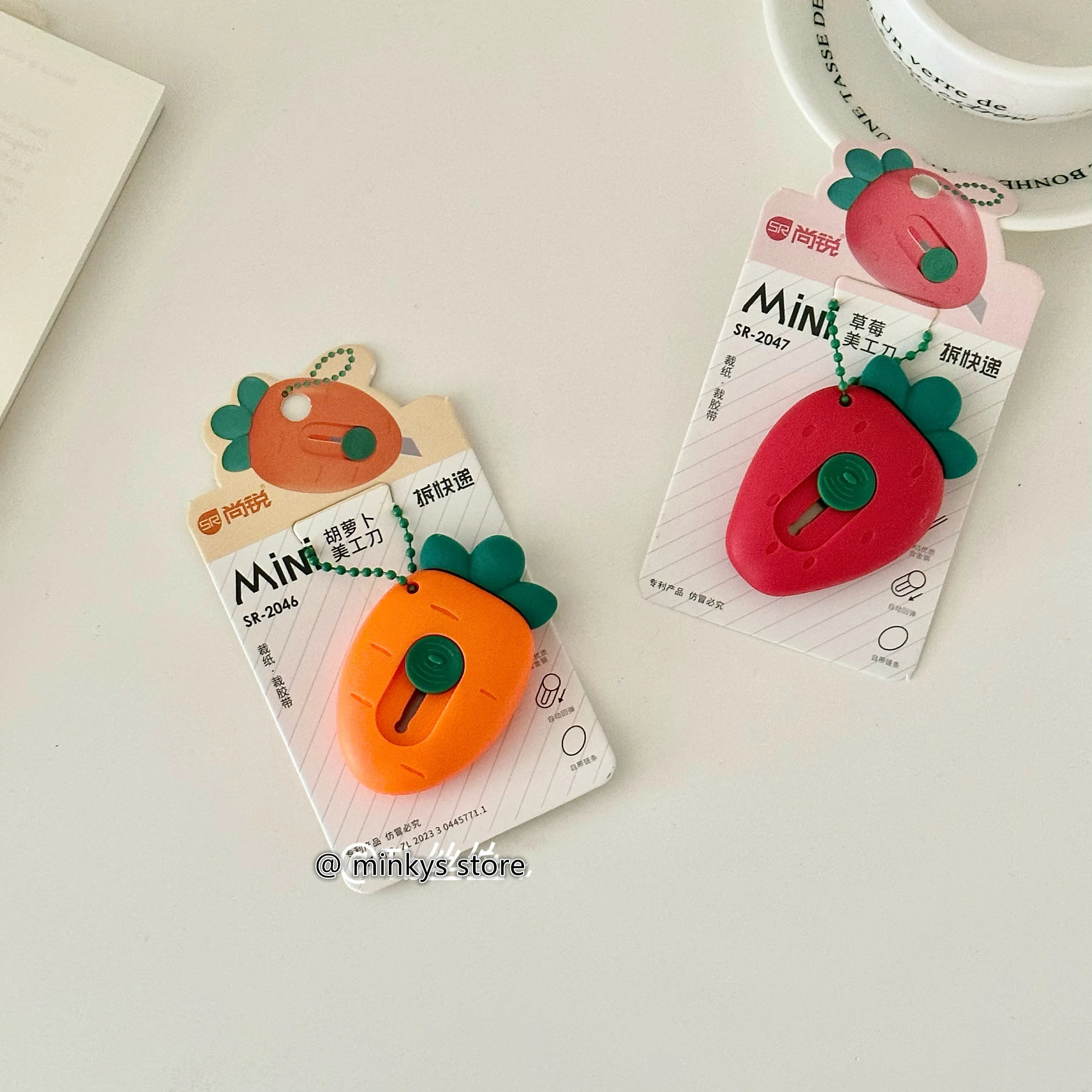 Cute Portable Mini Avocado Strawberry Fruit Art Utility Knife Express Box Knife Paper Cutter Craft Wrapping Tools carving knife box cutter utility knife paper cutting knife cutting knife paper cutter art knife box opener