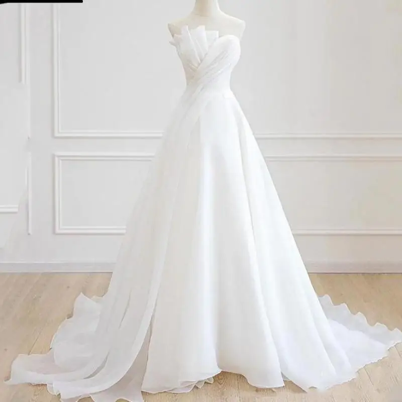 

New White Plus Size Wedding Dress Sexy Strapless Sleeveless Vestidos De Novia With Small Train Simple Fashion Pleat Abendkleider