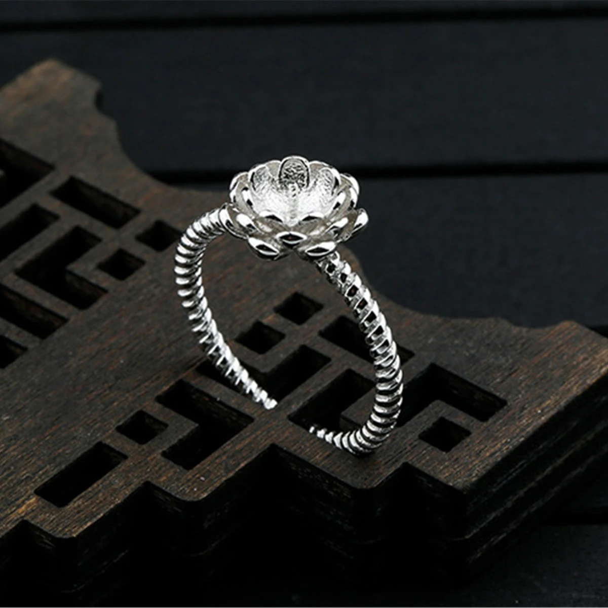 

Adjustable Ring Blank for 6mm Round Beads/Pearls White Gold Plated 925 Silver Ring Base Lotus Shape Ring Setting R1431B