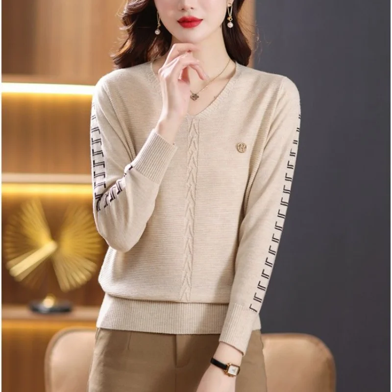 Women's Clothing Autumn and Winter New Korean Version Versatile Fashion Casual V-neck Long Sleeve Solid Color Commuter Pullover