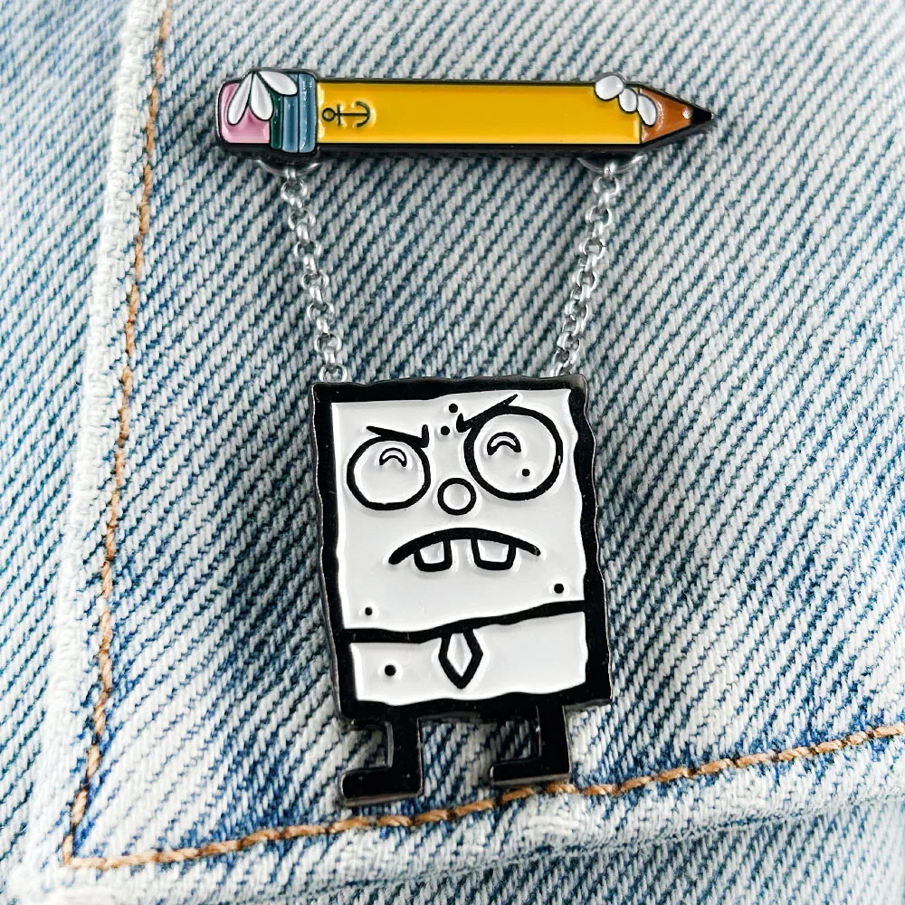 DoodleBob Bleistiftabzeichen, niedlicher Cartoon-Anime-Charakter, Emaille-Anstecknadel, lustige Graffiti-Brosche, kreatives Neuheitsgeschenk