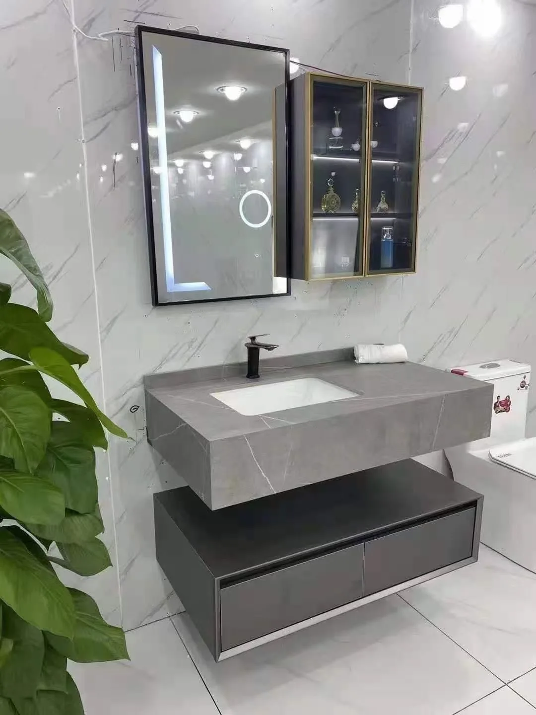 Wall Mounted Modern Design Bathroom Vanity Sets China Hot Sell Bathroom Cabinet