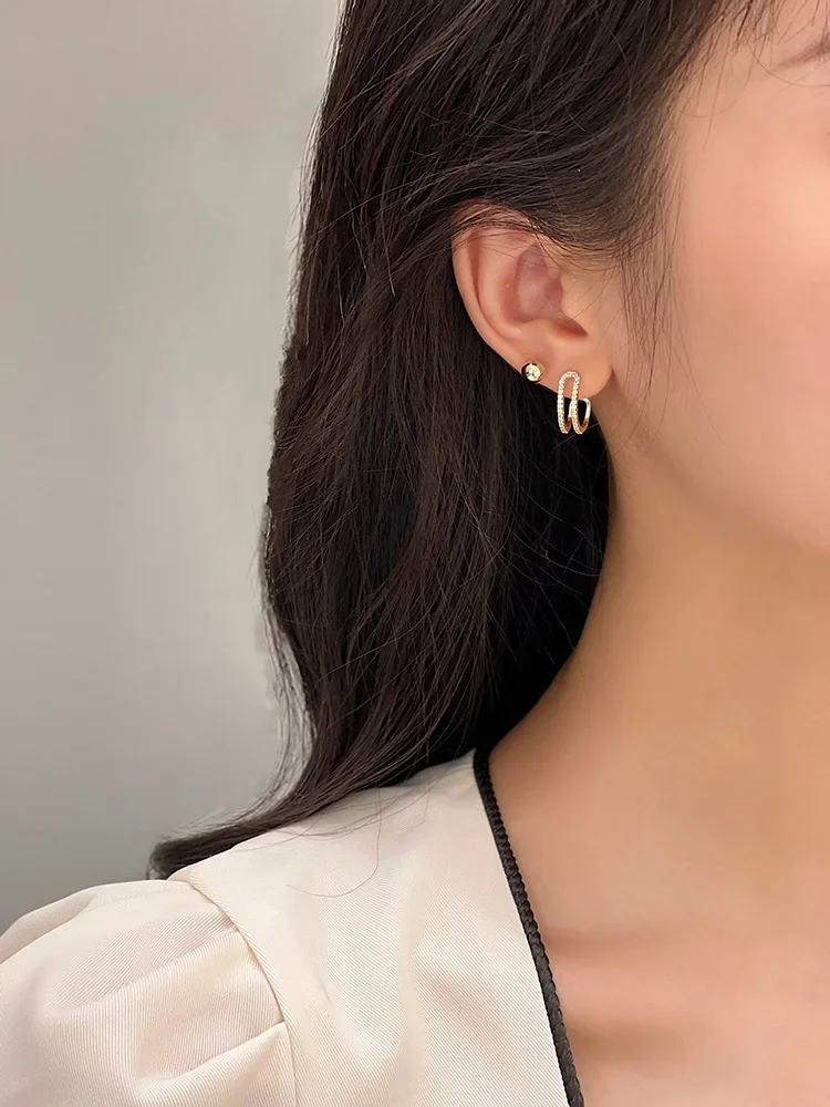 1 Pair New Style A Multi-wear Light Luxury High-end Earrings Temperament Pearl Sparkling Earring Female Net Red Trendy