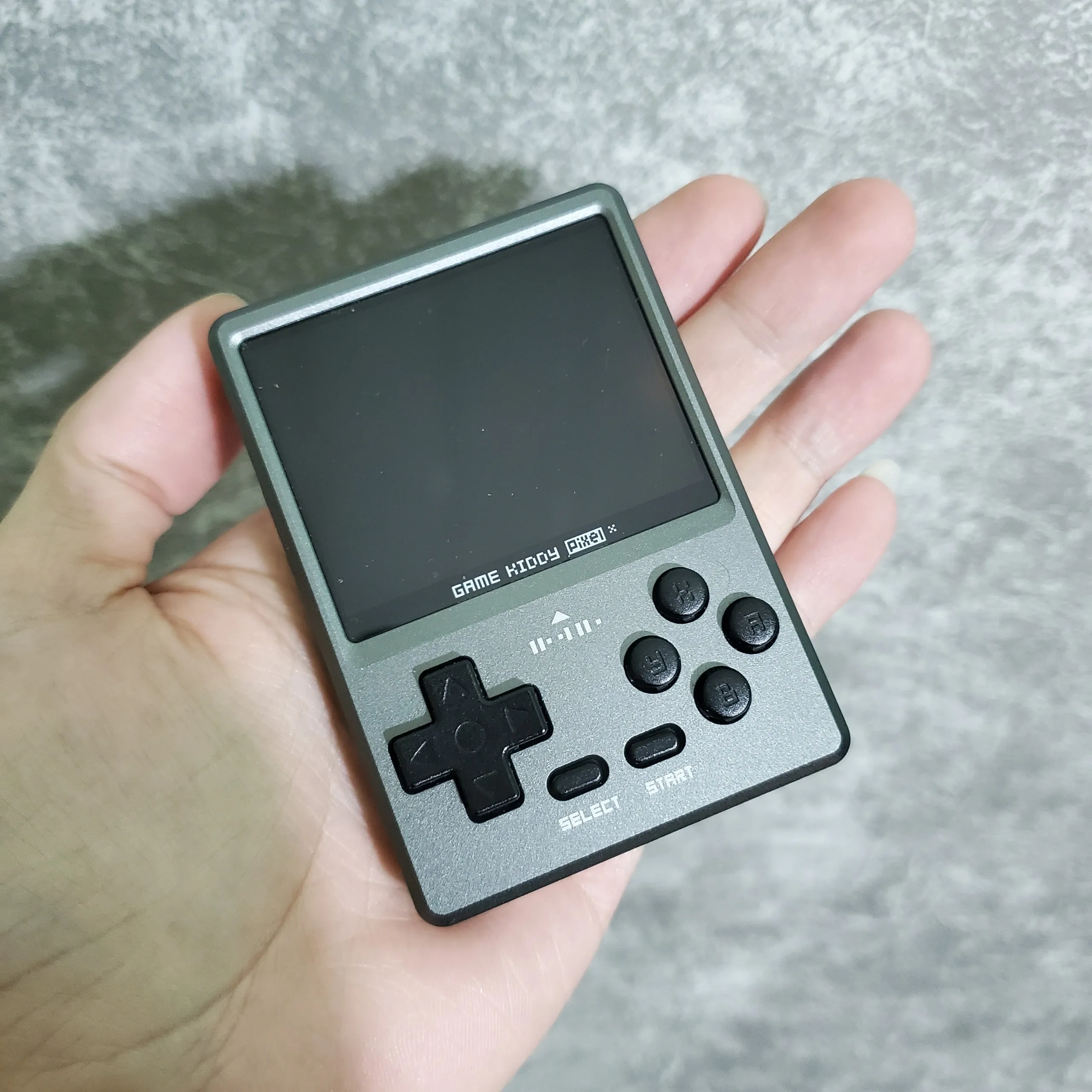 2024 GKD ピクセルゲームコンソール 2.4 インチゲームキディ