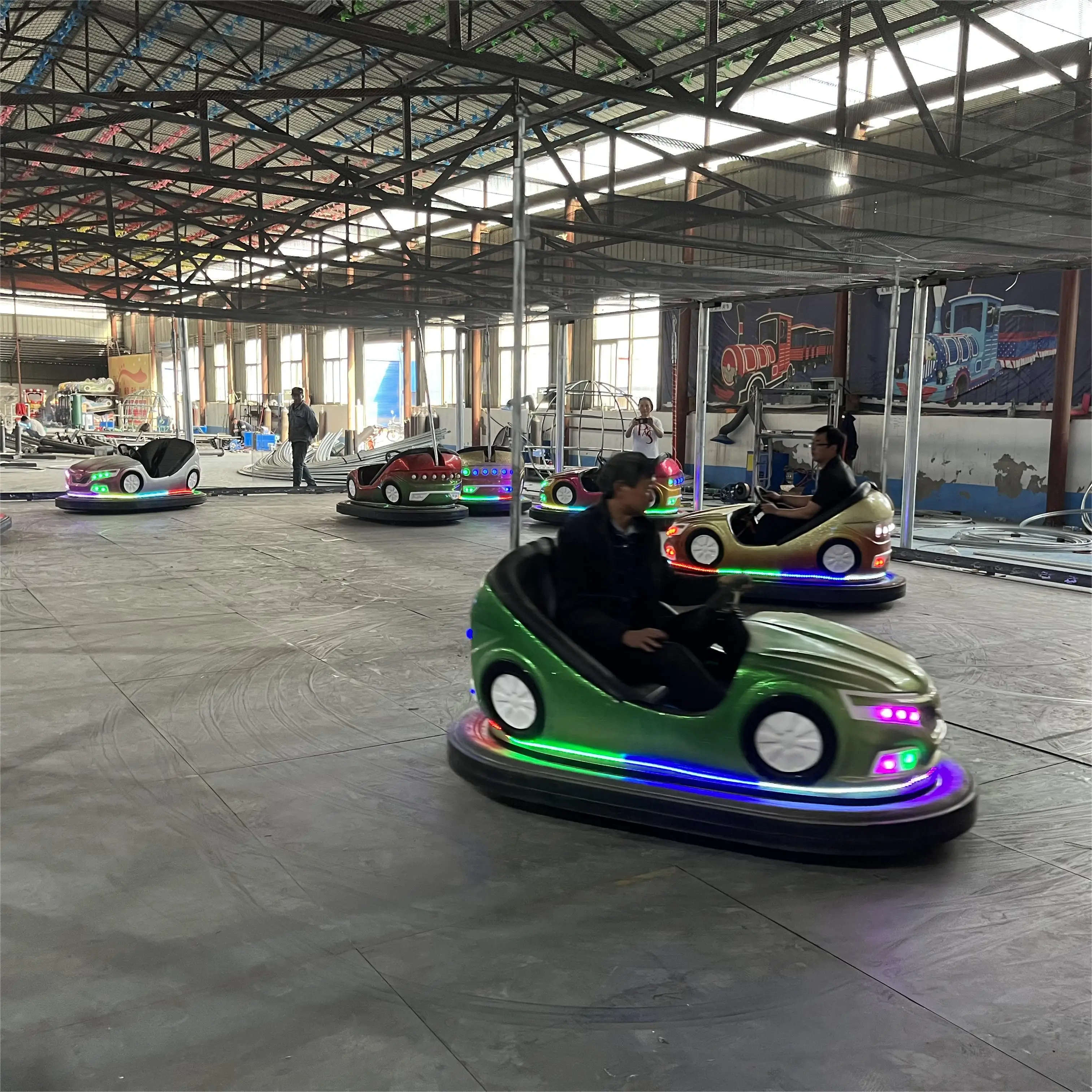 new model amusement ride on bumper cars powered by electric battery 48V