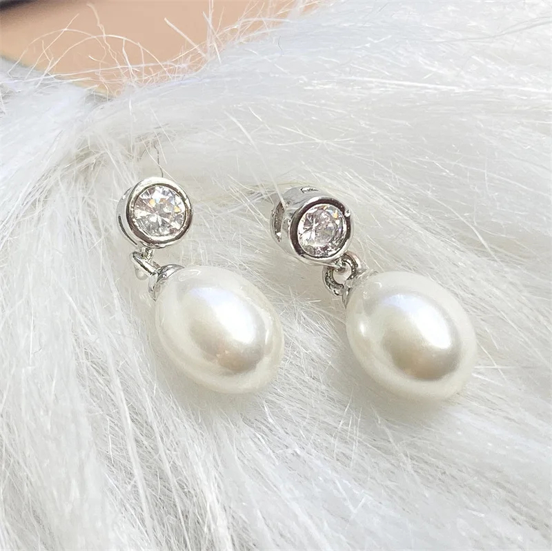 

Pearl niche design high-end earrings