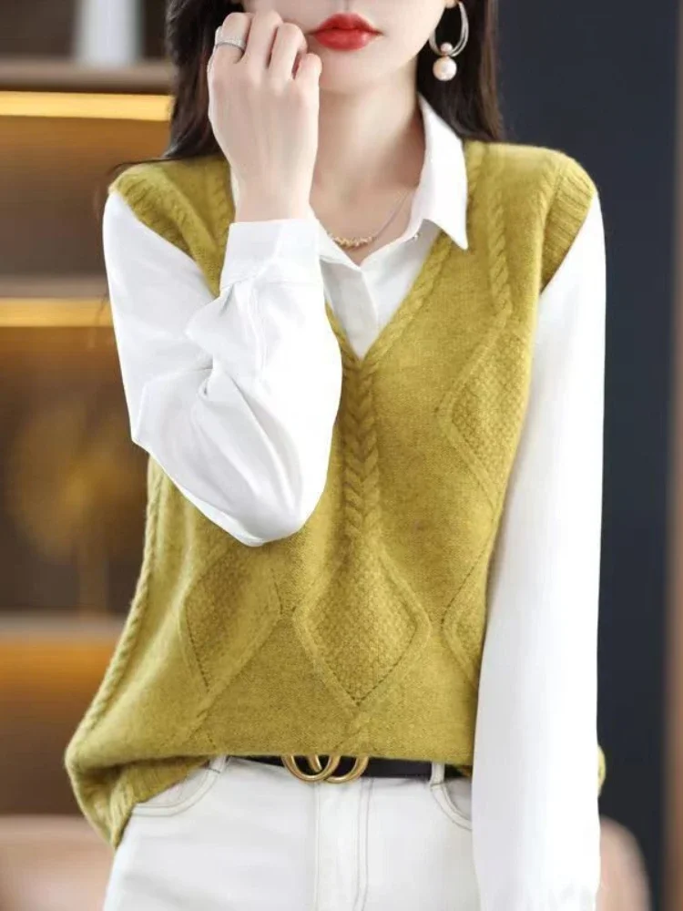 Outfits met korte gebreide vesten voor dames | Complete looks en modetrends voor 2025