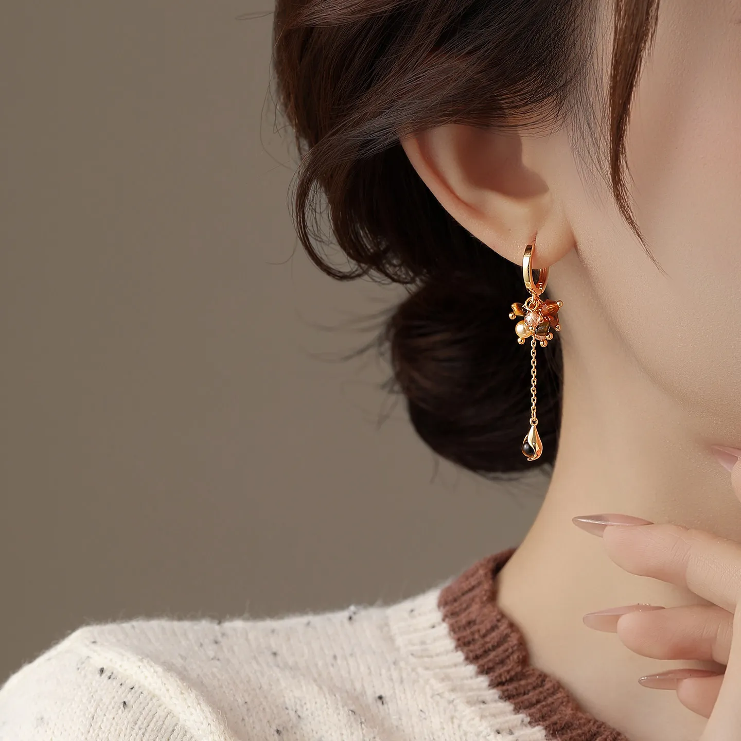 Trendige unregelmäßige künstliche Kristall-Tigerauge-Stein-Anhänger-Ohrringe, 2026, neues Luxus-Accessoire für Damen, modischer Ohrschmuck – Detail 10