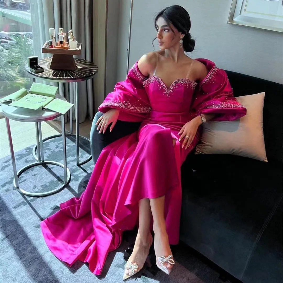 

Xijun Black Short Dubai Evening Dress Velvet Prom Dress Glitter Beads Formal Occasion Party Arabic Long Sleeves Prom Gowns2023