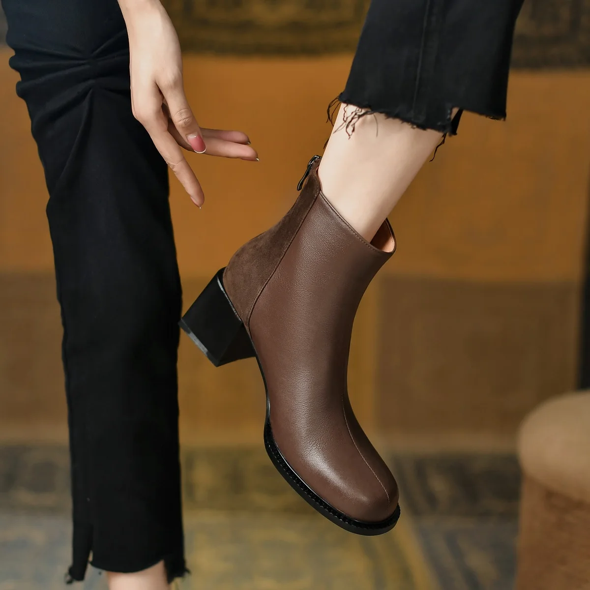 

Women Winter Boots Retro Style Ladies Shoes Cowhide Short Boots Back Zip Spring Autumn Warm Ankle Boots On Heel 6 CM Round Toe