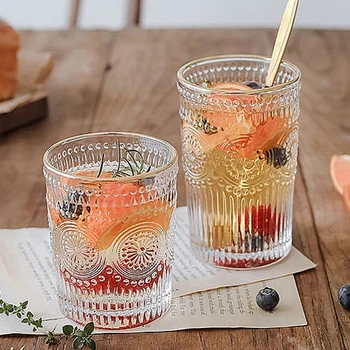 300ml/350ml Bicchieri da bere eleganti Modello di girasole Tazza di vetro in rilievo Bevanda trasparente Tazze per bevande fredde Tazze di birra al whisky 1