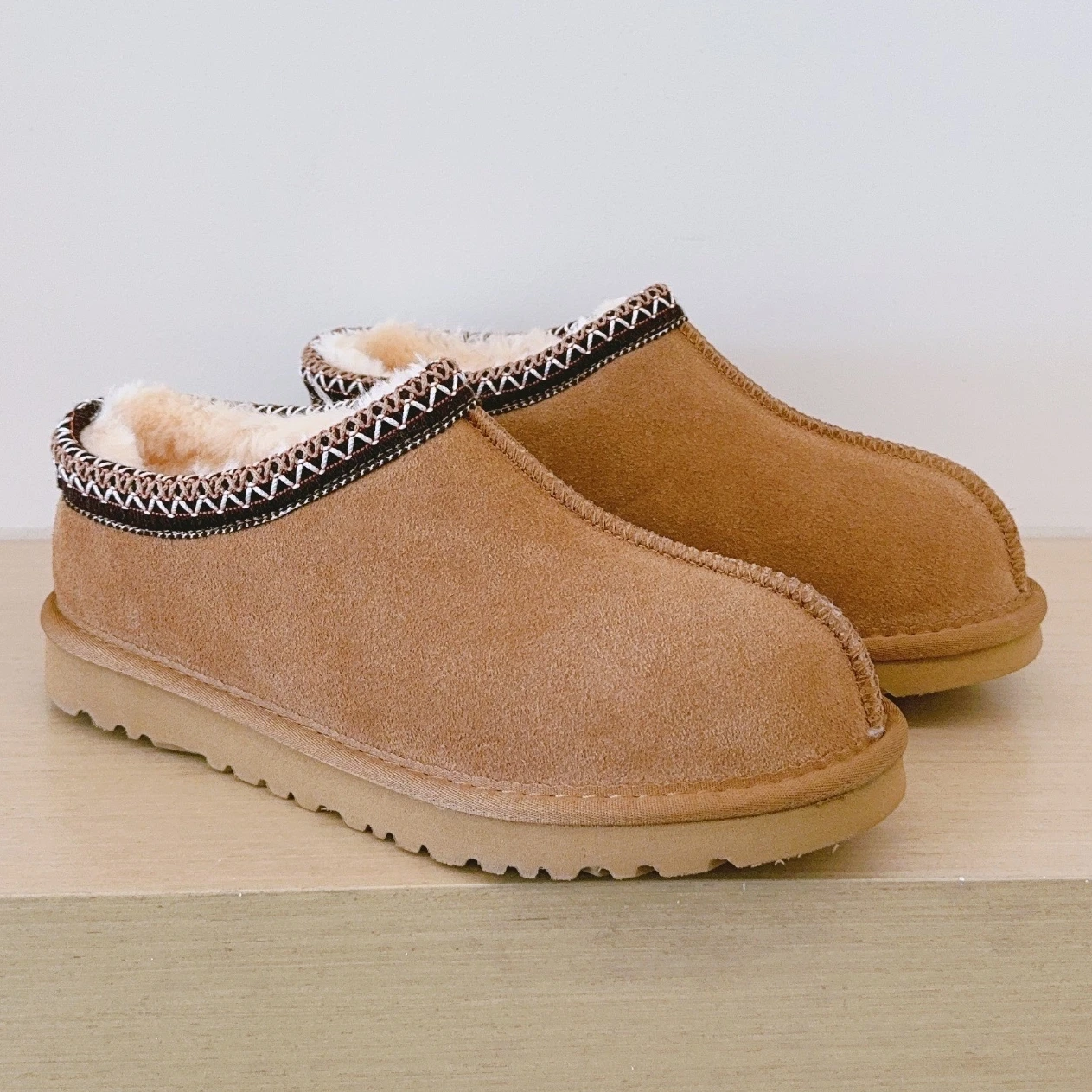 Winter Warm Women Men Shoes Real Sheepskin Wool Fur Flat Slippers Classic Ultra Mini Lady Snow Ankle Boots New Design Short Boot