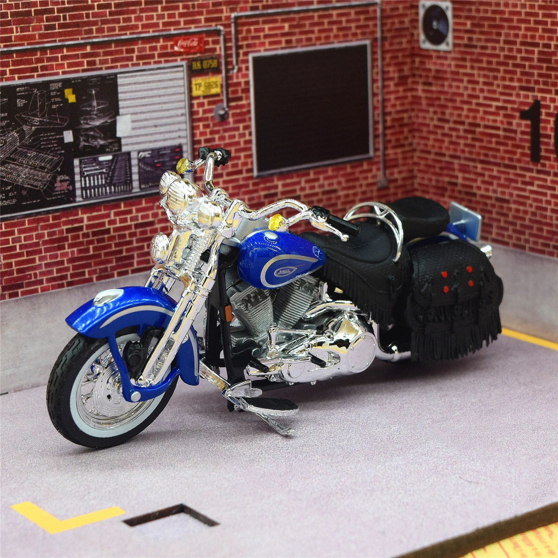 Miniature Moto Maisto Harley-Davidson FLSTS HERITAGE SPRINGER 1:18 - IXTEM  MOTO