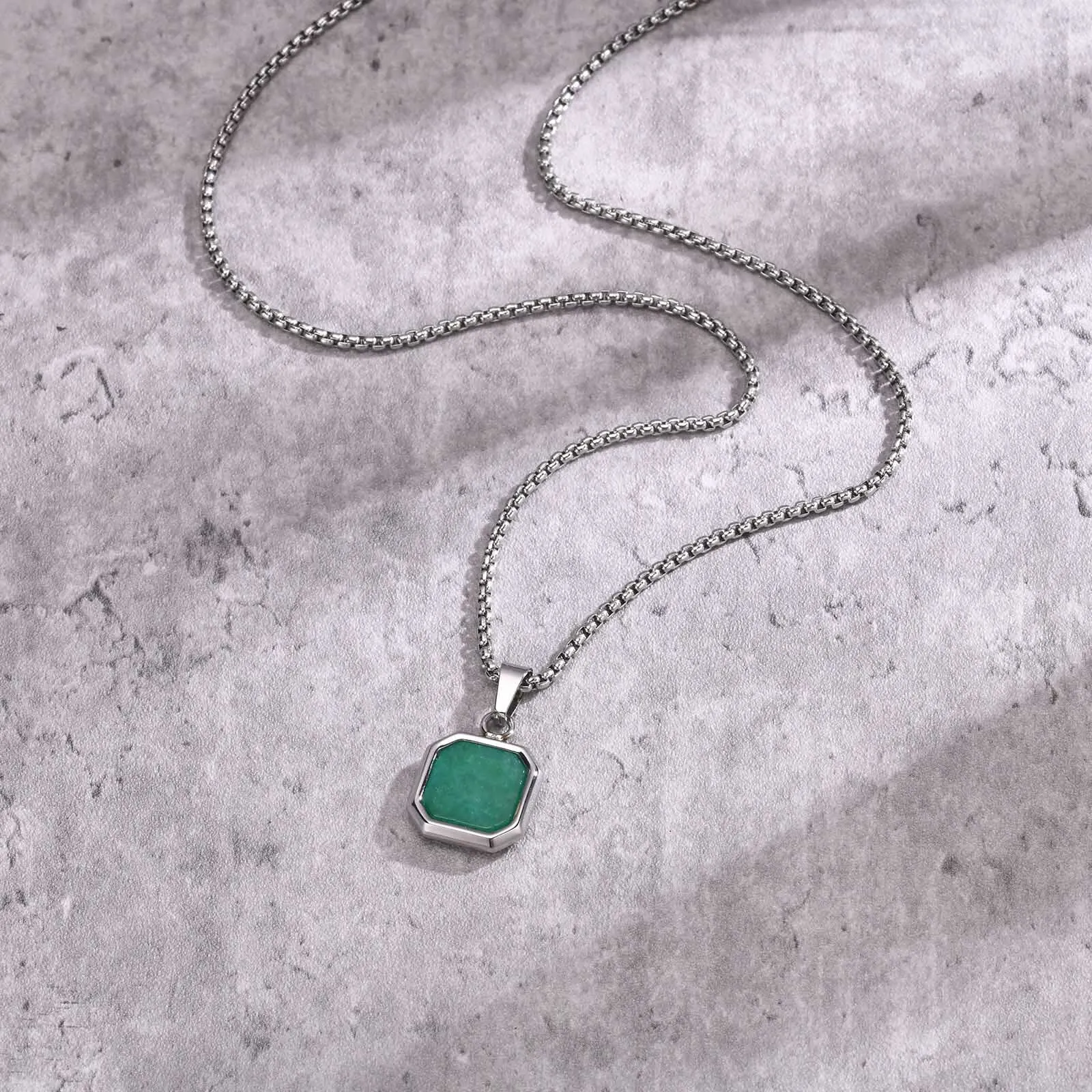 Quadratische Anhänger-Halskette für Männer, gemetrischer Stein-Anhänger, einfaches Sport-Halsband, Geschenk für Papa, Freund, Valentinstag – Detail 8
