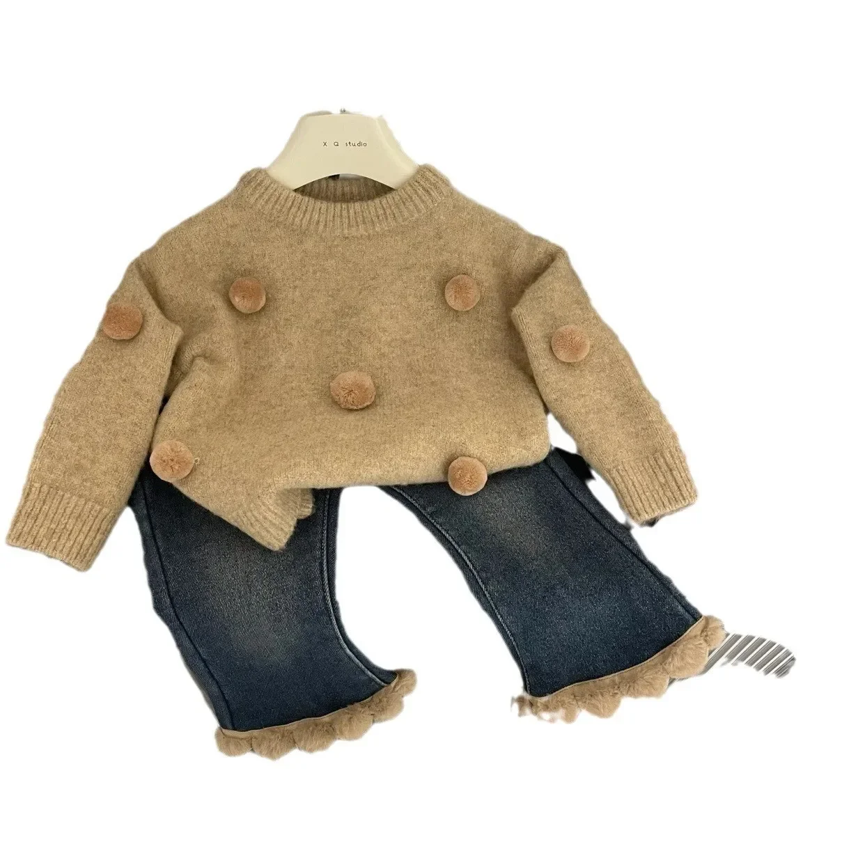 소녀를위한 아동 스웨터 2023 가을, 겨울 새로운 서양 한국어 버전 두꺼운 니트 겨울 스웨터 청바지 세트