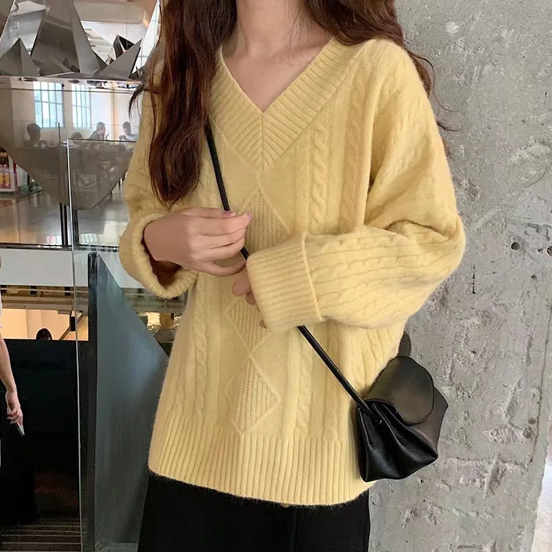 

Autumn and winter V-neck Fried Dough Twists pullover sweater women's fresh and versatile long sleeve sweater top