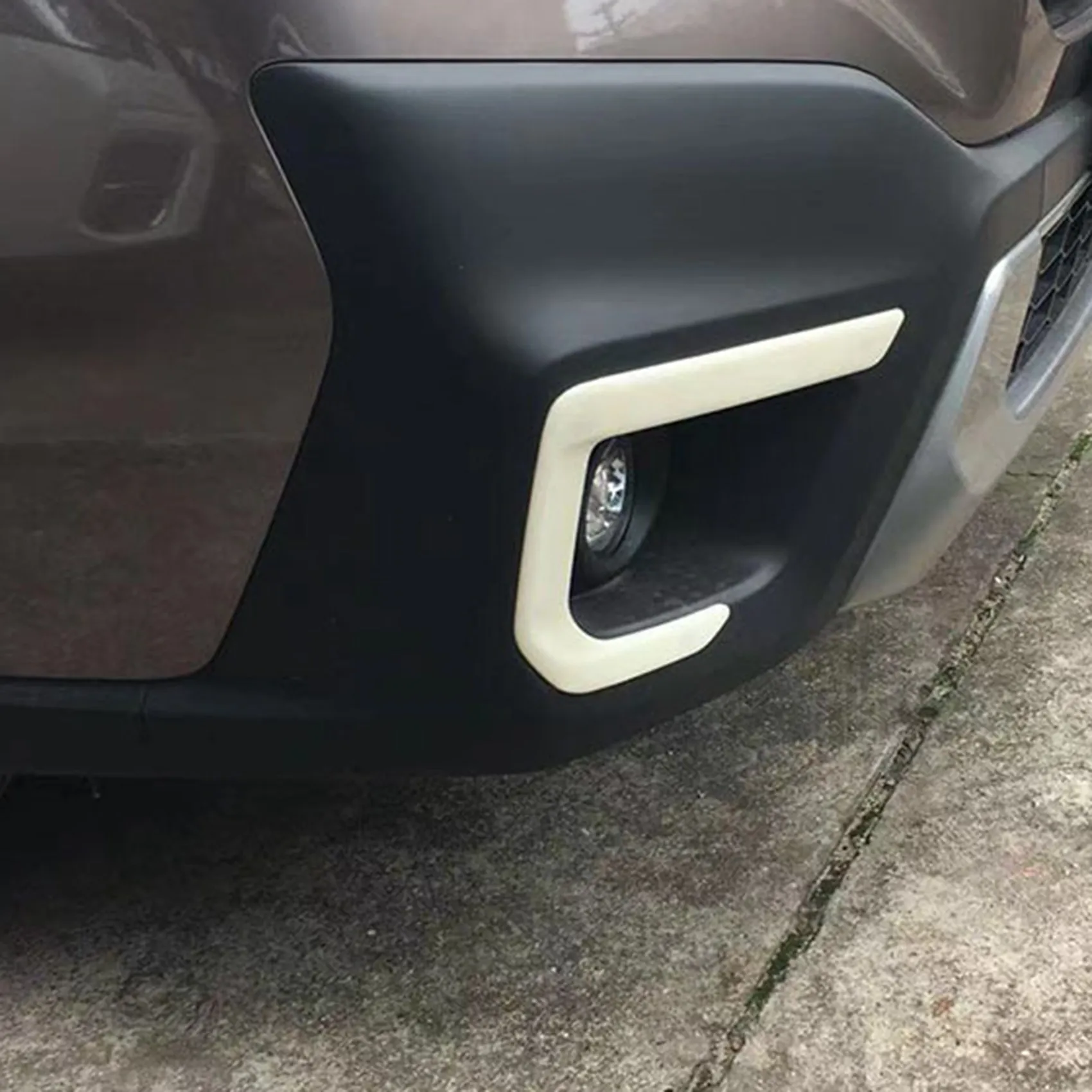 Car Front Fog Light Lamp Brow Cover Trim For Subaru Outback Front Fog Light Eyebrow Sticker Accessories Trim