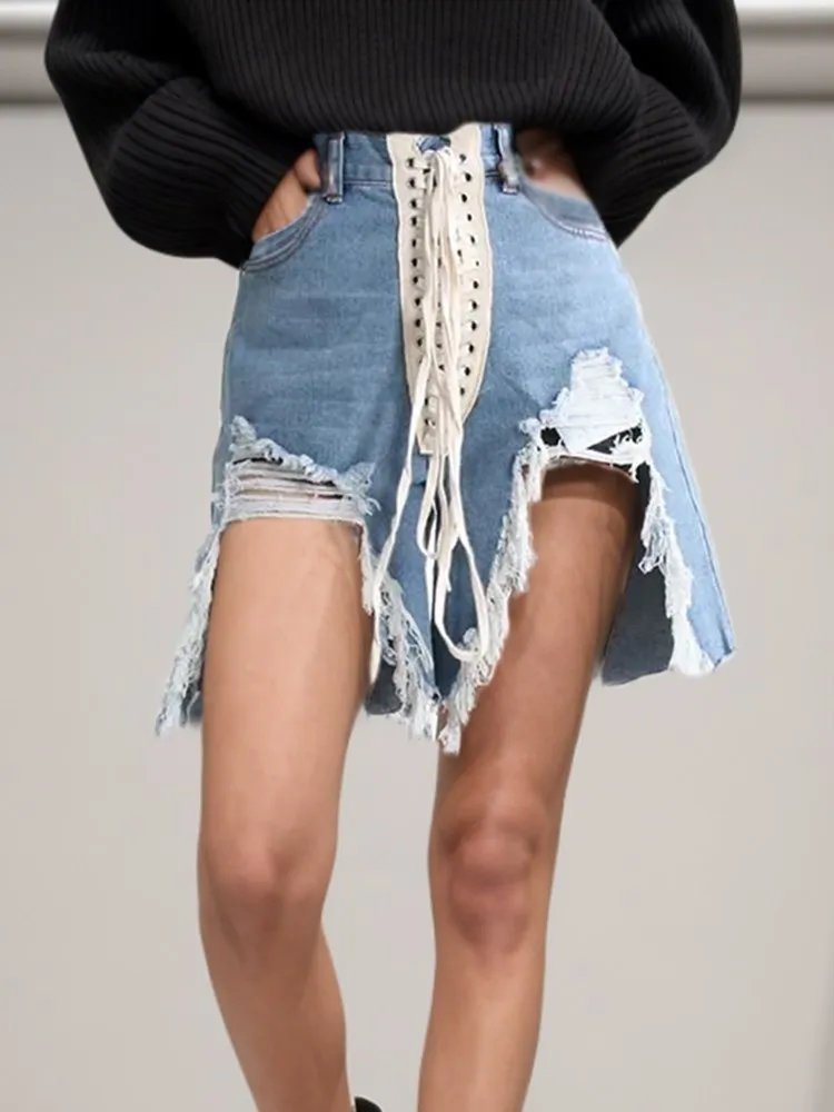 KBQ Spliced Lace Up Denim Shorts For Women High Waist Patchwork Raw Hem Colorblock Streetwear Loose Short Pants Female Fashion