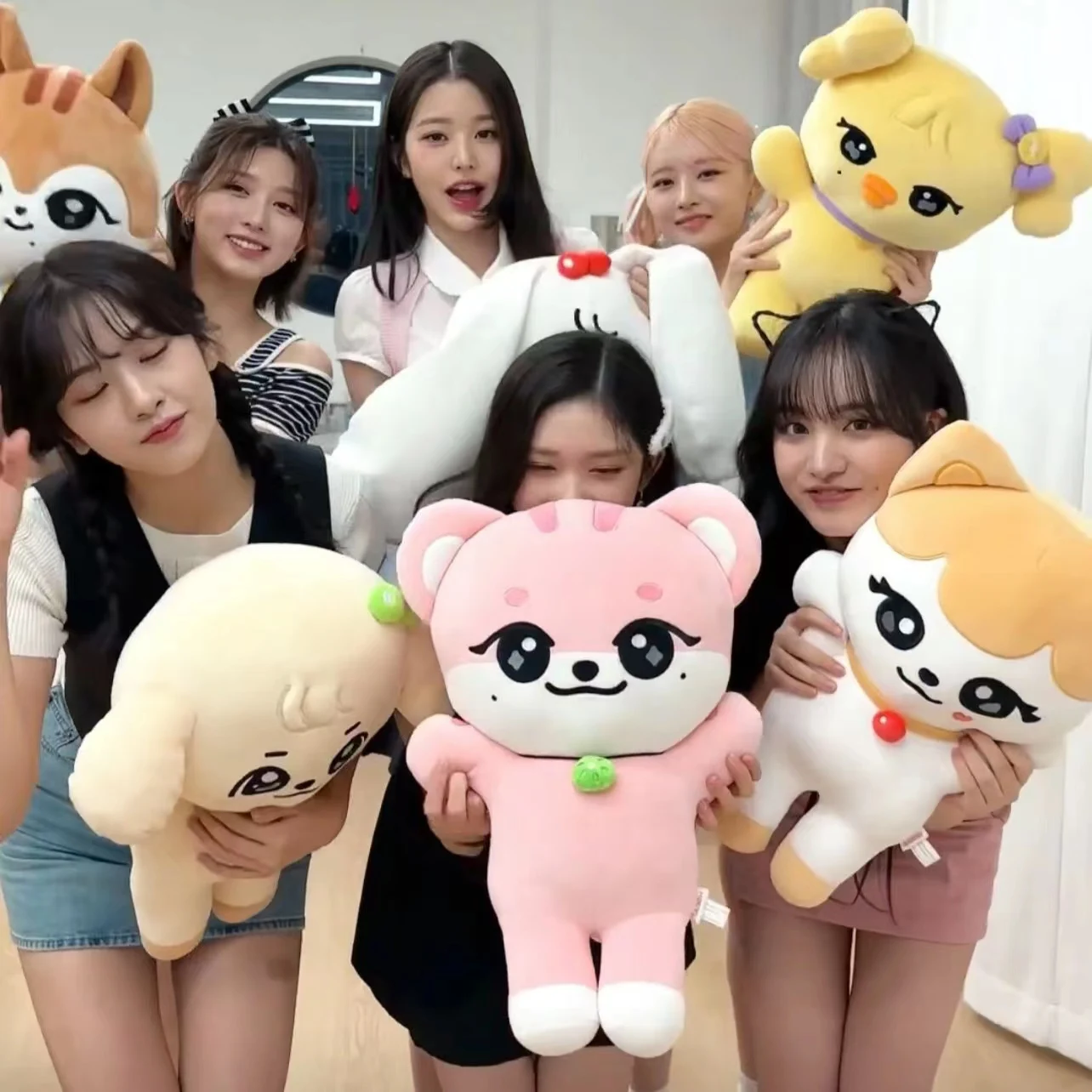 

Миниатюрная плюшевая кукла, Миниатюрная игрушка в стиле K-POP, гангангангская игрушка, игрушка Leeseo с надписью NAORI CHERRY LIZ CHEEZ