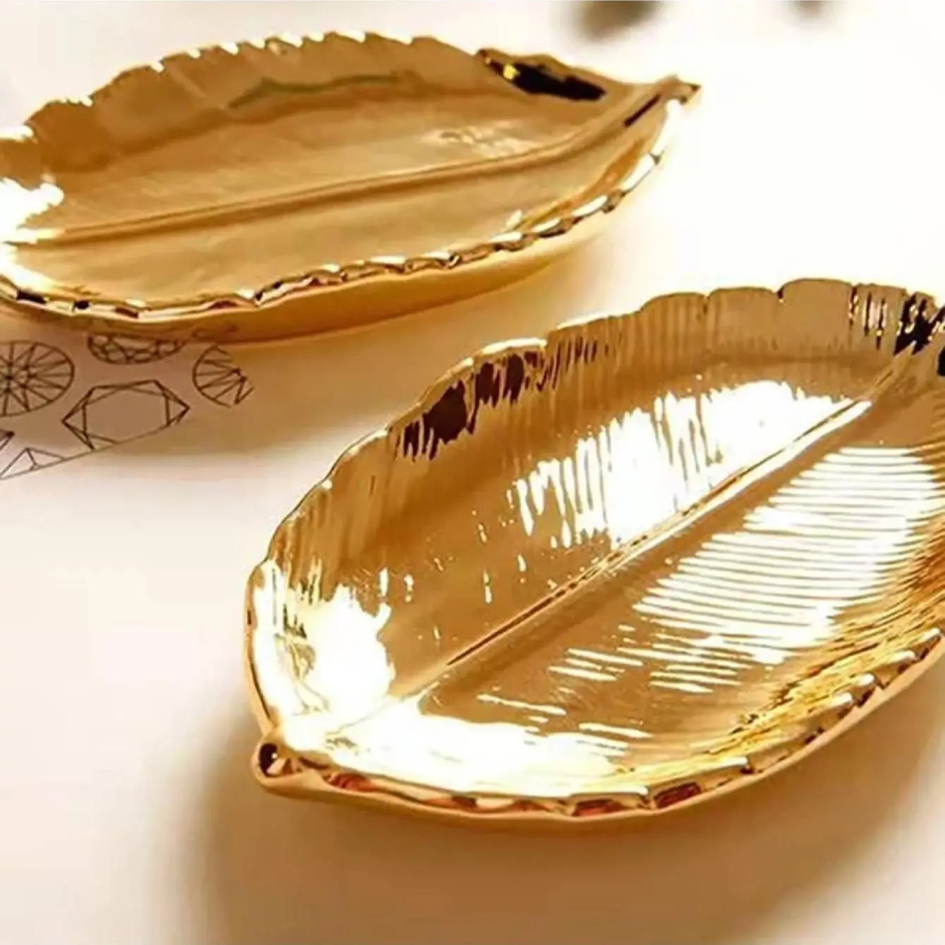 1PC Ceramic Jewelry Plate Ceramic Gold Leaf Plate European Ceramic Jewelry Storage Plate Home Decoration