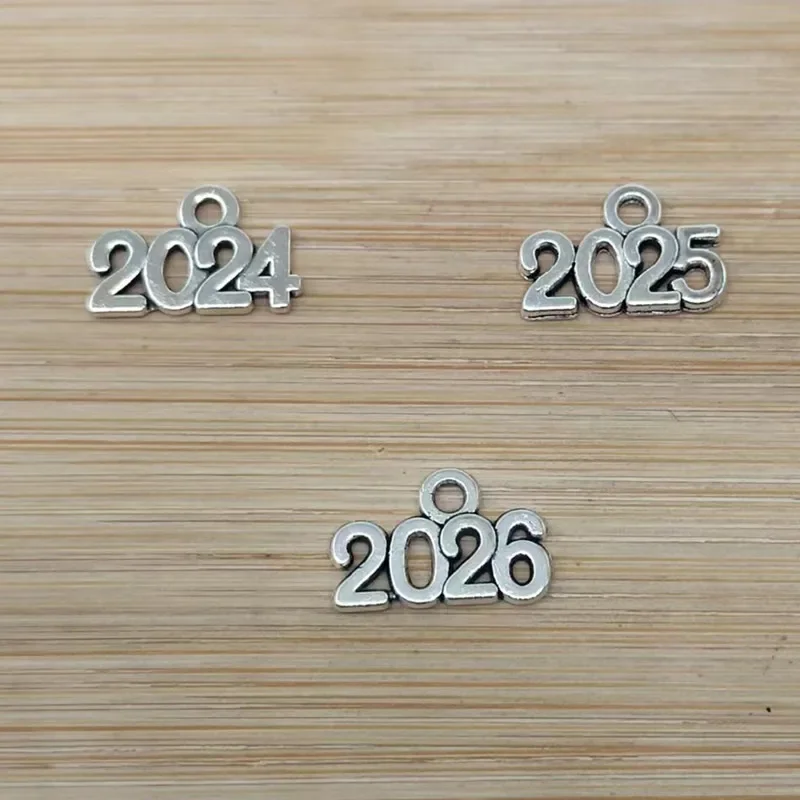 New Fashion A-Z Letter Men\'s Metal Keychain Fashion Football Keychain Football Shoes Football Car Gift Party Keychain Jewelry