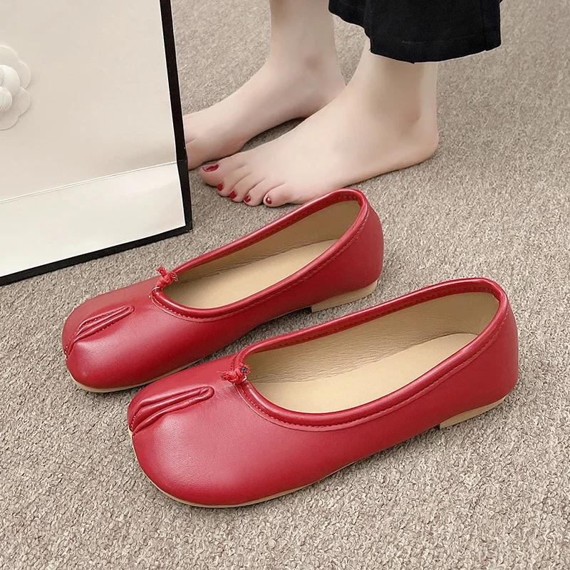 Fashion Design Women's Flat Split Toe Shoes Women Microfiber Leather Comfortable Flat Split Toe Slippers Soft Sole Loafers 3