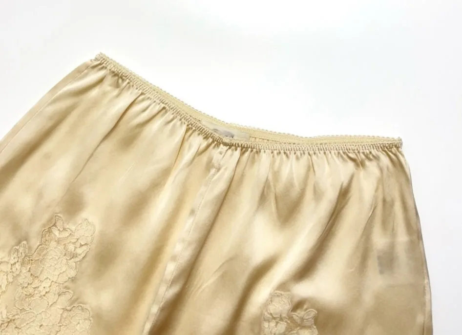 French Style Women Solid 100% Silk Lace Patchwork Shorts Pant Elegant Lady All Match Elastic Waist Wide Leg Short Trousers Pants