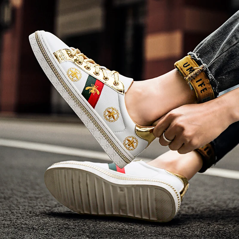 2024 New Men's Shoes Autumn Breathable Casual Versatile Board Shoes Men's European Station Trend Men's Embroidered Board Shoes