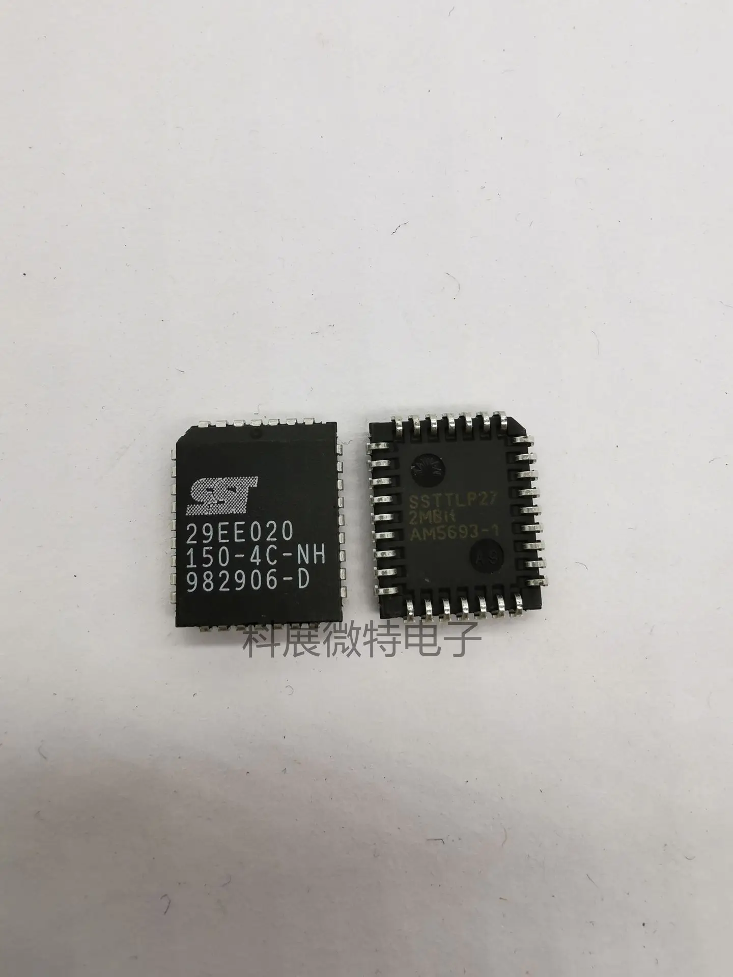

Оригинальный встроенный чип SST29EE020-120-4C-NH 29EE020-120
