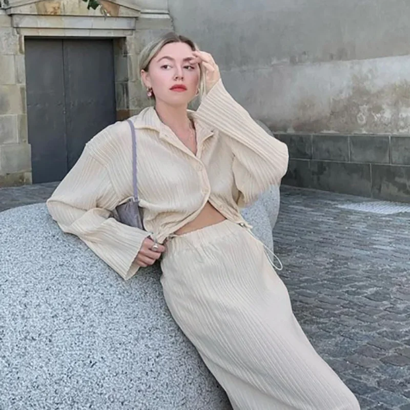 New Casual Loose Suit Women's Autumn and Winter Style Jacket Long-sleeved Lapel with Fashionable Casual Pleated Skirt Suit