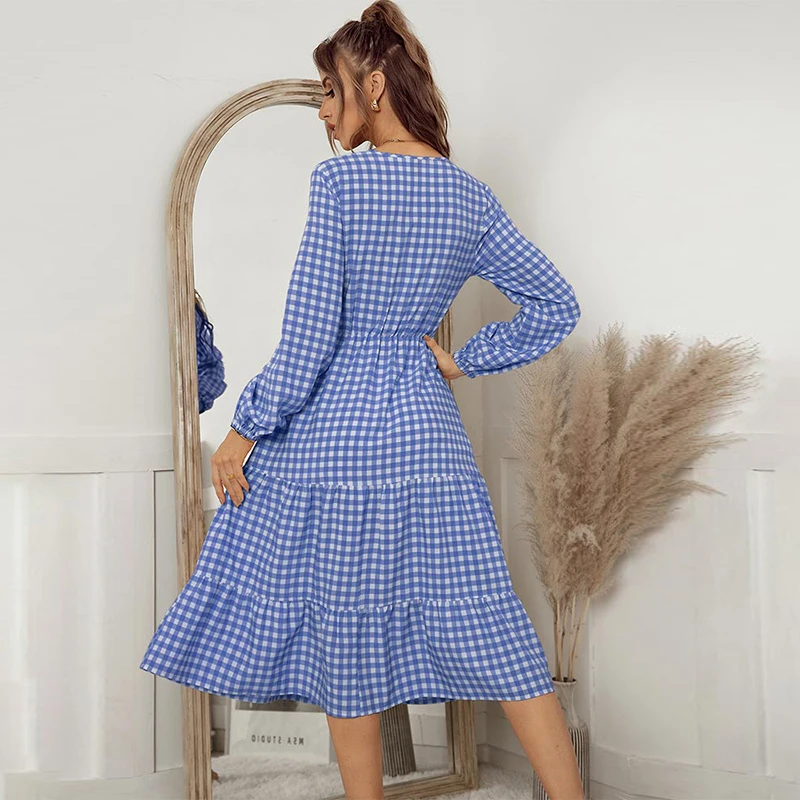 Рисунок 3 - Женское платье-миди в клетку