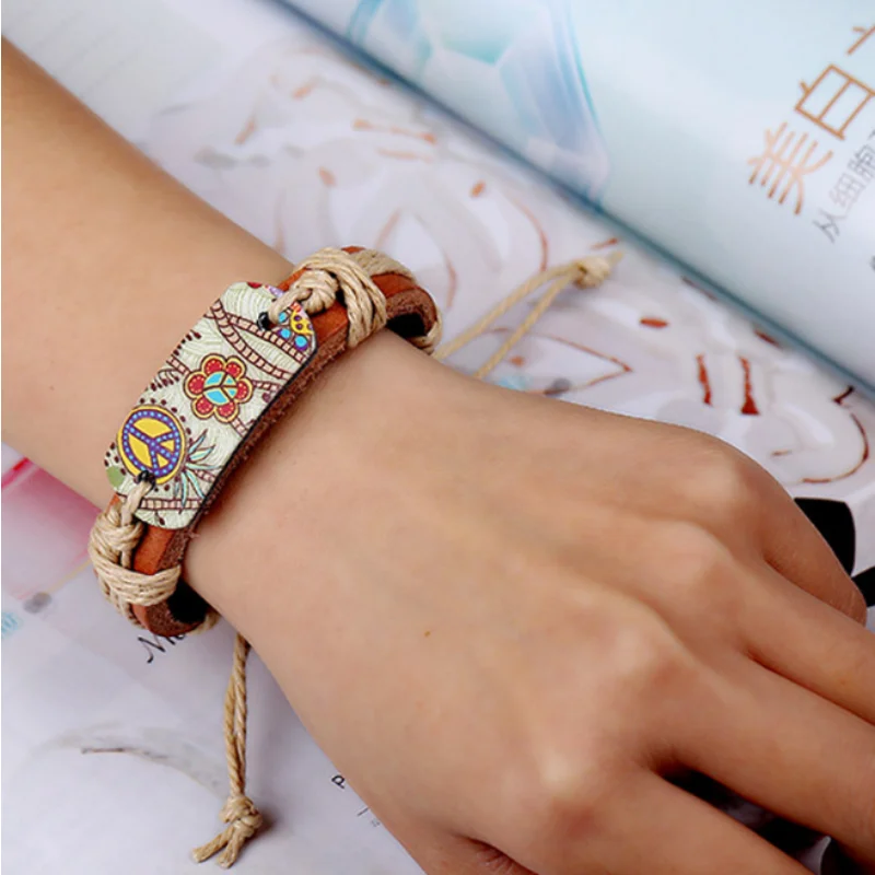 2023 Mode Armbänder für Frauen Hippie Retro Leder verstellbares Armband hand gefertigten Schmuck für Frauen Blumen druck Seil Geschenke