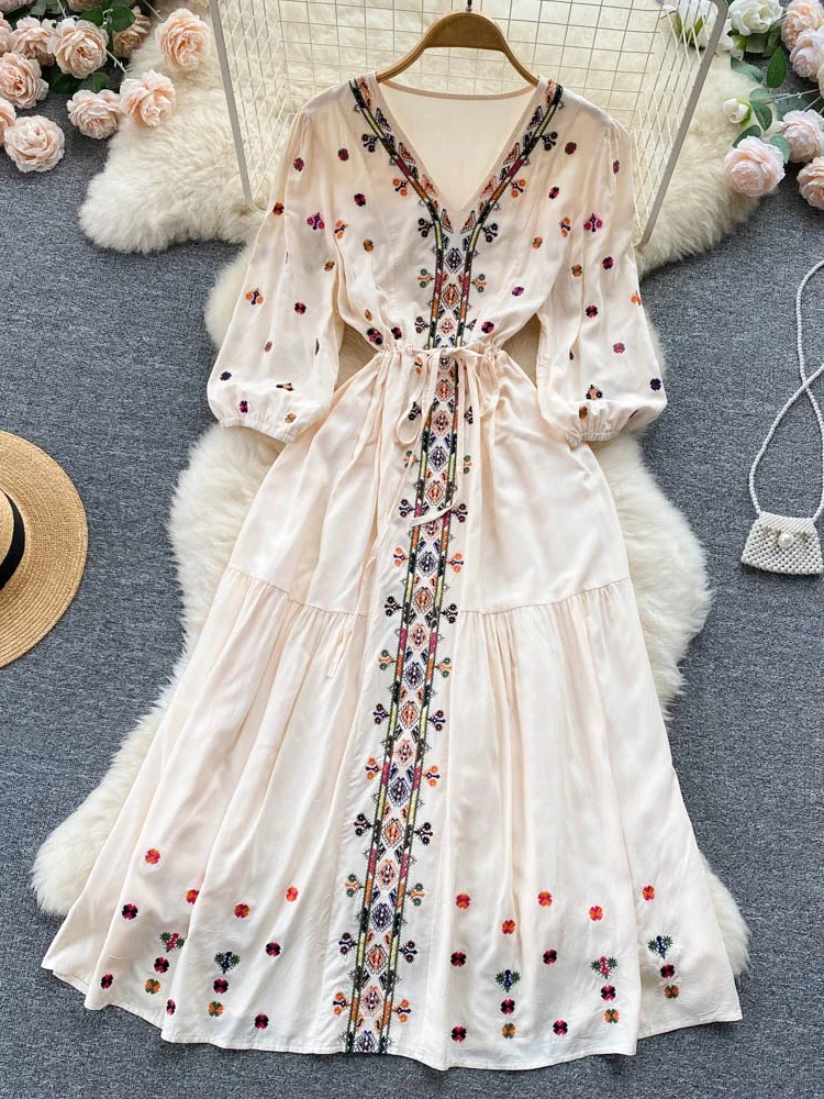 

Spring Summer Bohemian Dress Retro Ethnic Style Embroidery V-neck Waist A-line Seaside Holiday Swing Long Vestidos Dress G12