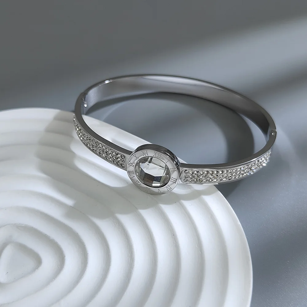Luxury Jewelry Bracelet Round Crystal Zircon Roman Numeral Bangle for Men Women Stainless Steel Charm Designer Couple Bracelets 3