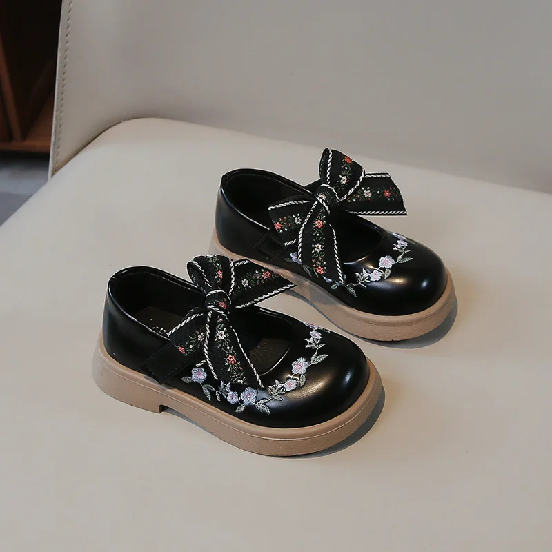 New Spring Girls Leather Shoes Sweet Embroidered Children Princess Shoes Elegant Bowknot Kids Fashion Causal Mary Jane Hot