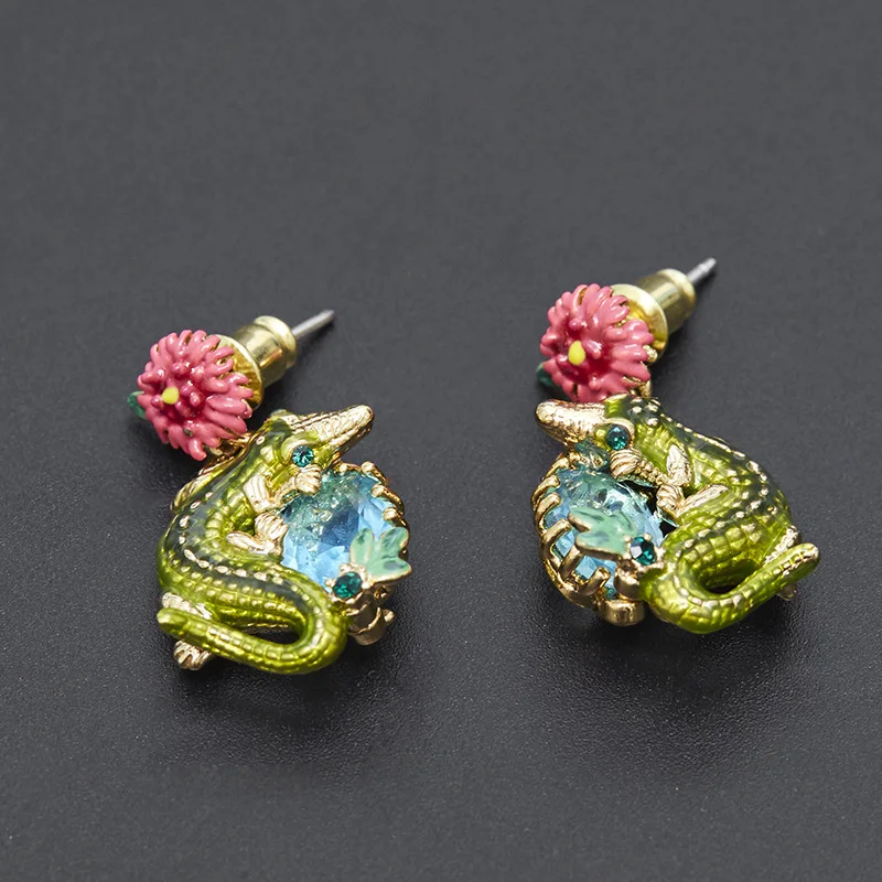 

Temperament enamel glaze Pink flowers Green alligator jewel earrings