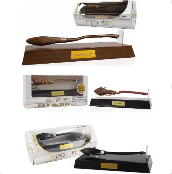 Ventagli Cosplay Arruffati Prop Levitante Broomstick Pen Nimbus 2000 Trucchi Magici Collezione Di Vasi Action Figure Giocattolo Regalo Per Bambini