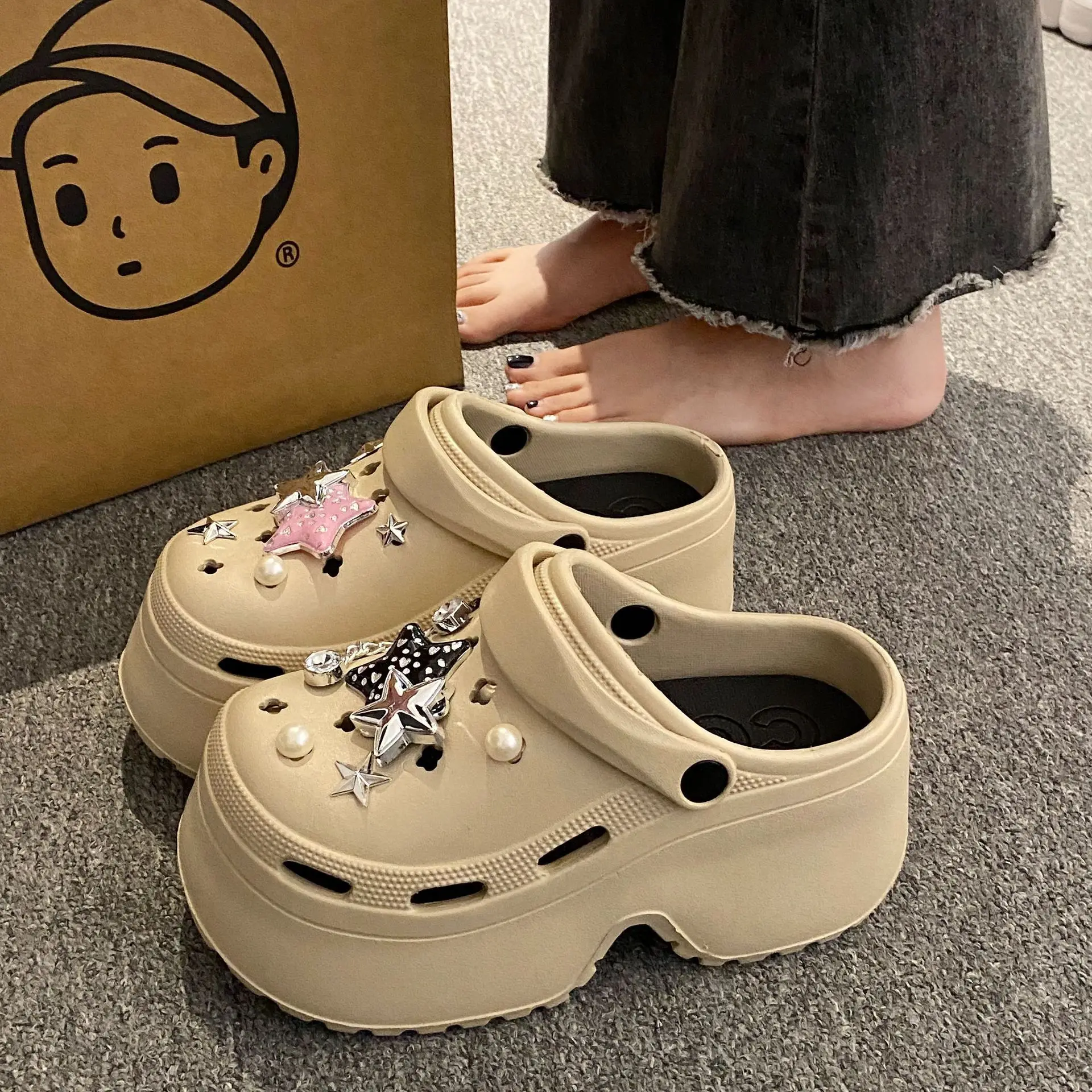 Women Clogs 2025 New Arrival Soft EVA Thick Platform Slippers Comfortable Garden Shoes Exquisite Fashion Girls Beach Sandals 5