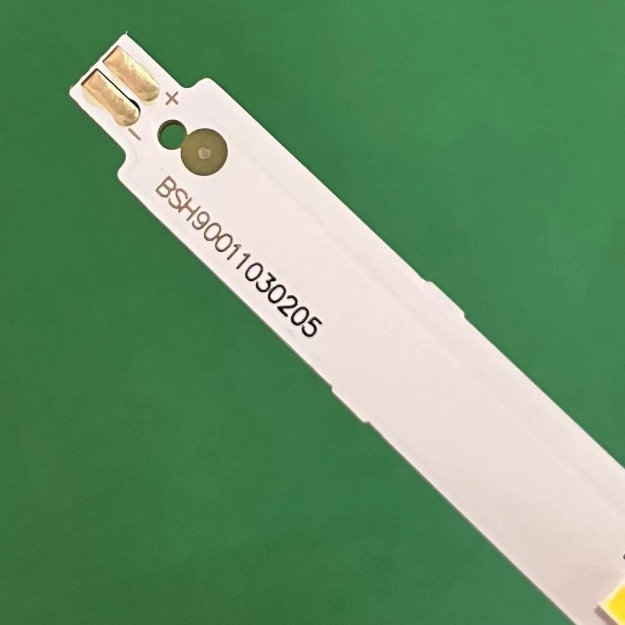 Description Picture 3 of itemFor Siemens Bosch BSH 9001030205 9001069888 3V Refrigeration Lighting LED Strip  Refrigerator Parts