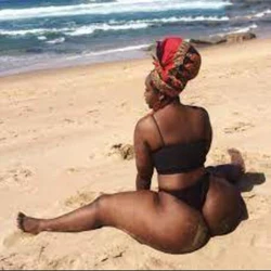 Native African Native Pure Natural Buttocks Massage Oil Quickly Enlarges The Fat Area of The Chest and Buttocks Essential Oil