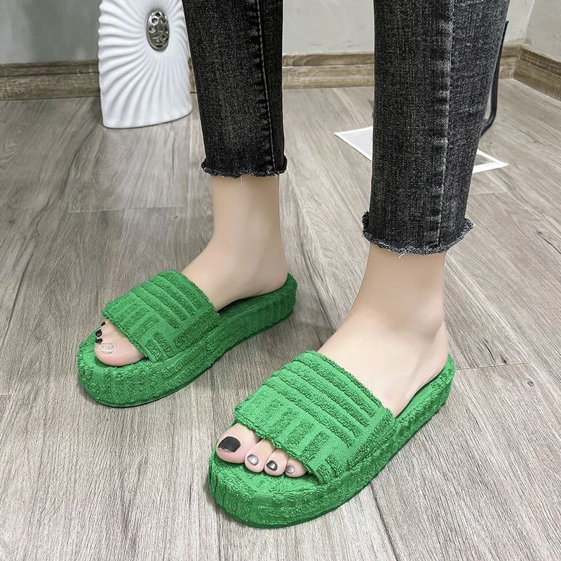 

Женские повседневные тапочки из флока, однотонные туфли на платформе и среднем каблуке с открытым носком, осень 2023